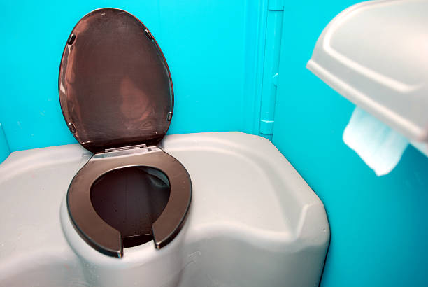 Best Porta potty delivery and setup  in Bratenahl, OH